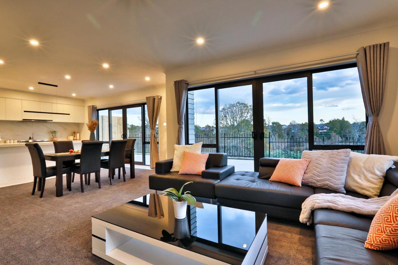 Amazing The Waikato River-View Brand New Villa With 4 Bedrooms Hamilton Exterior photo